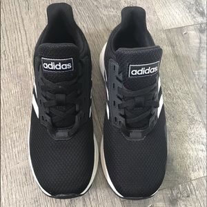 Adidas Tennis Shoe